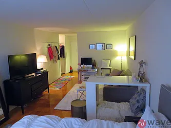 Rented by Wave Real Estate Group