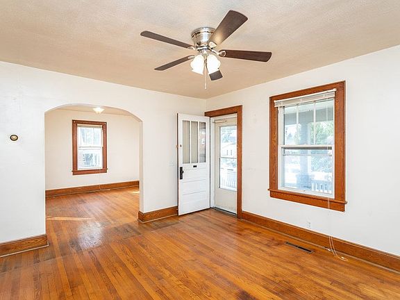 3rd image of 226 Sunrise Ave