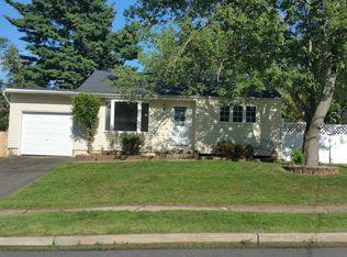 24 Heather Dr, Old Bridge, NJ 08857