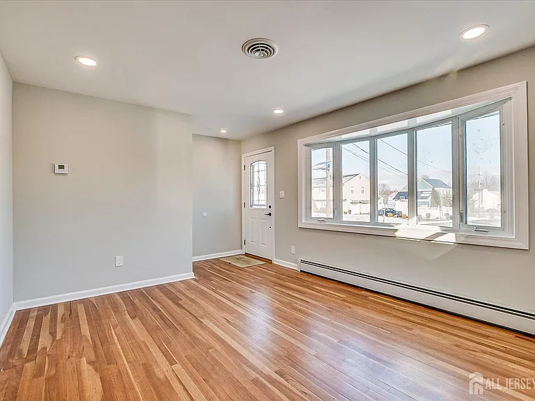 145 Somerset Ave — Photo 3