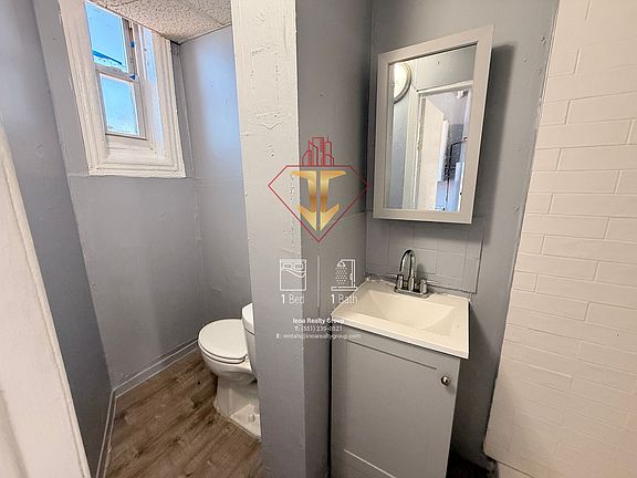 4th image of 712 24th St #A12
