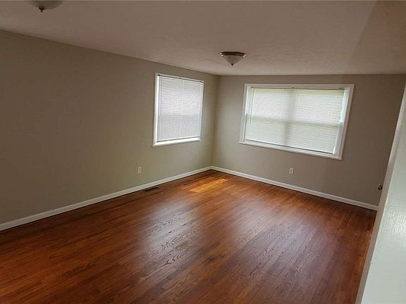 5th image of 794 E 250th St