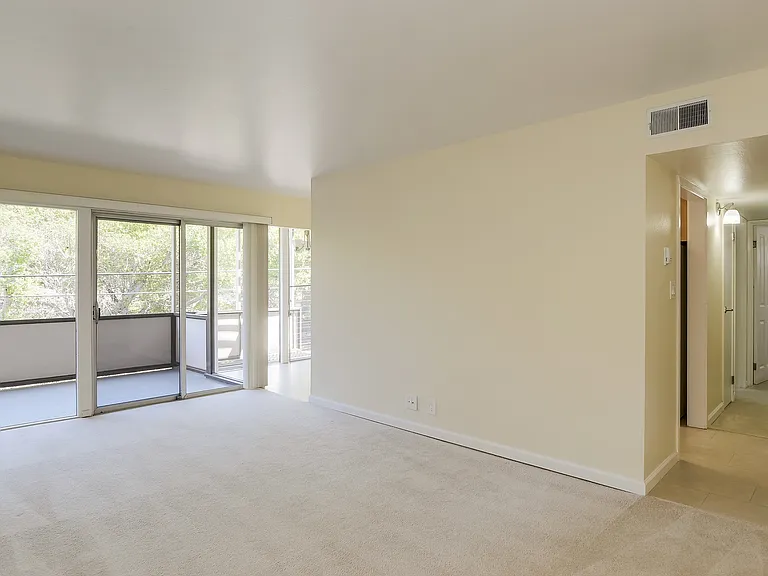 Parksquare Apartments — Photo 10