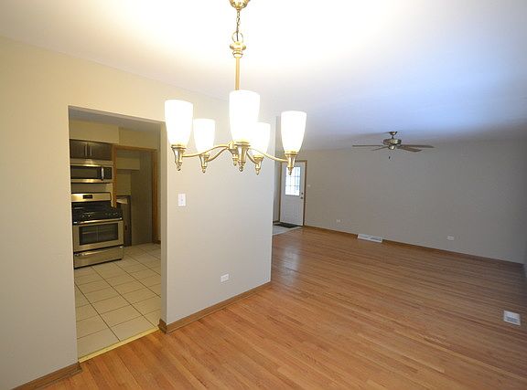 3rd image of 1023 6th Ave