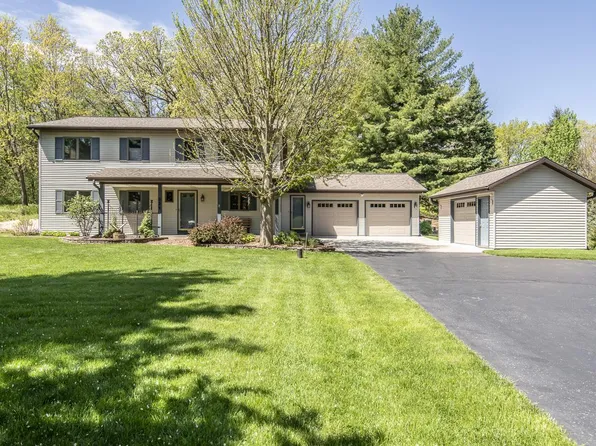 521 Thomas ROAD, Wales, WI 53183