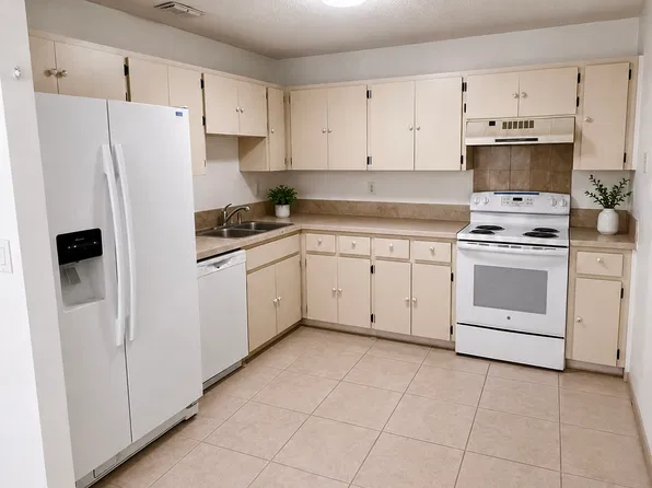 7601 Willow Park Dr, Temple Terrace, FL 33637