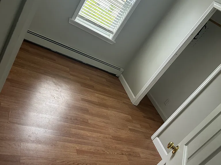 8R Pine St #1 — Photo 7