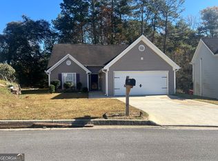 5490 Twin Lakes Dr, College Park, GA 30349