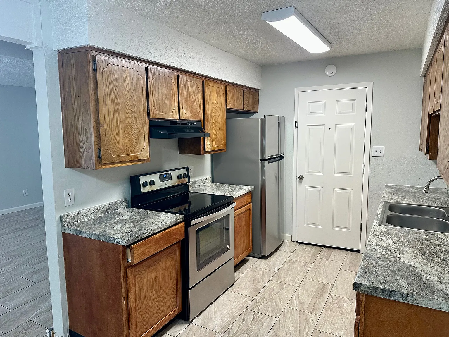 2 bed, 1095 sqft, $1,495 — Photo 3