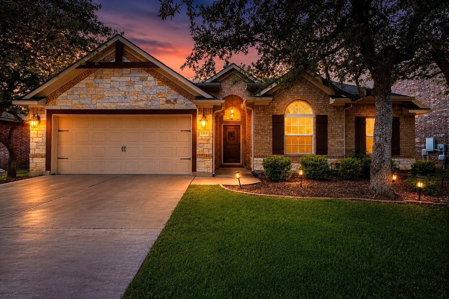 4 bed, 2866 sqft, $2,725 — Photo 2