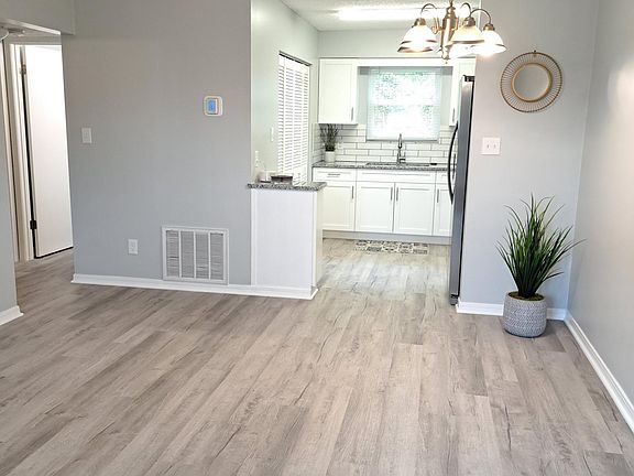 Living room/Kitchen view