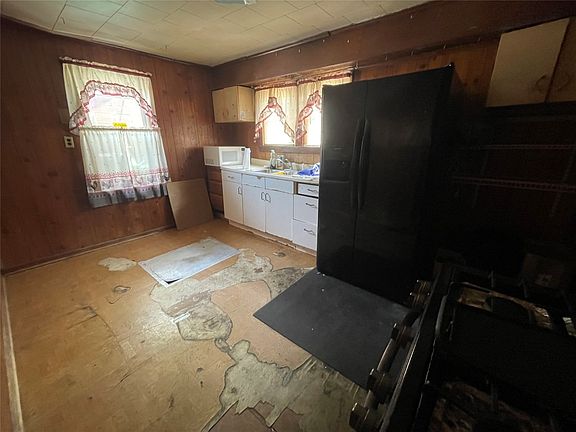 4th image of 1621 Garloch Dr