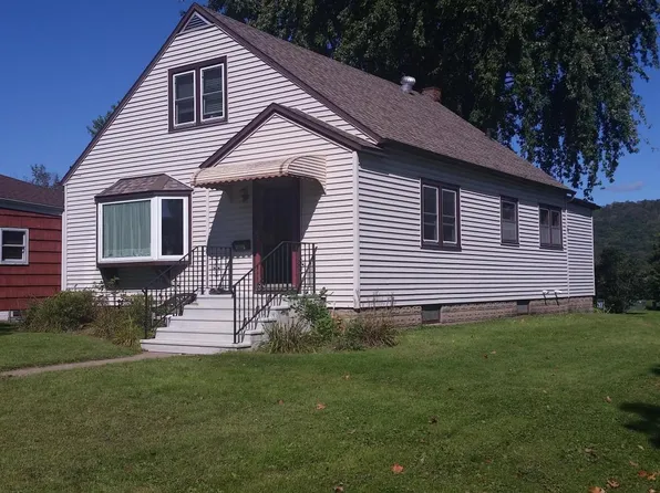 517 E Cedar St, Houston, MN 55943