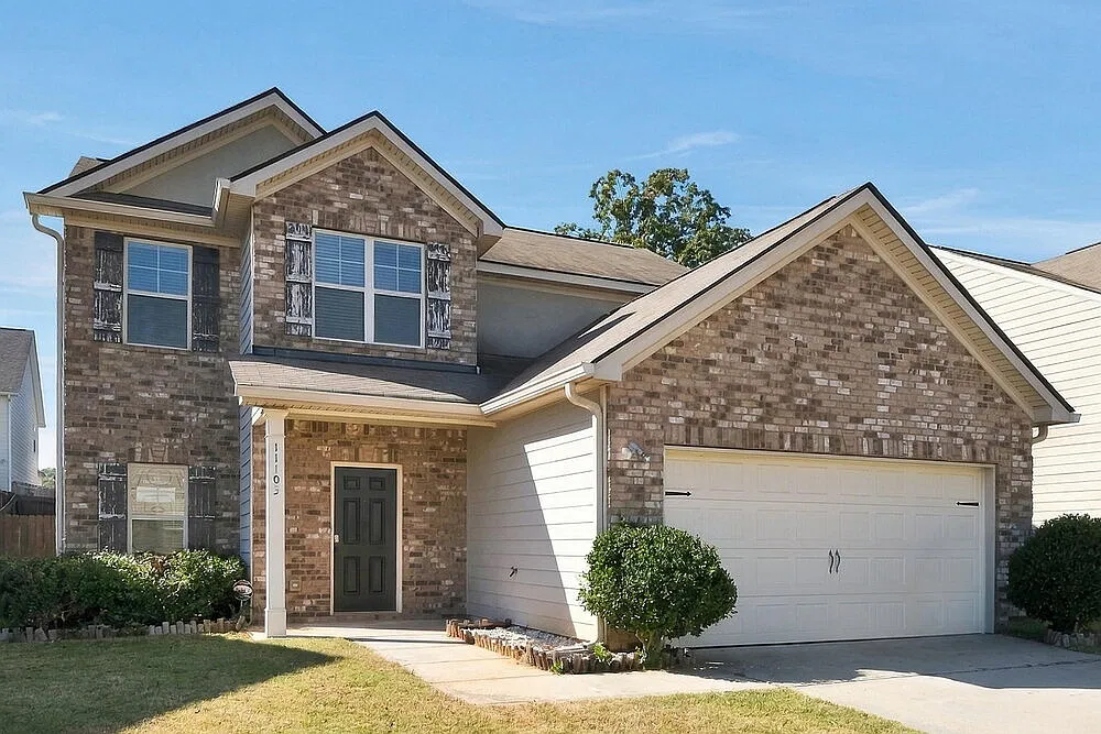 4 bed, 3.0 bath, 2228 sqft, $2,315 — Photo 4
