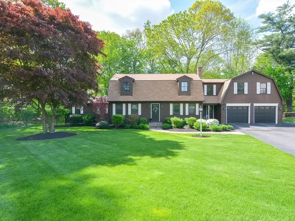 151 Deanville Rd, Attleboro, MA 02703