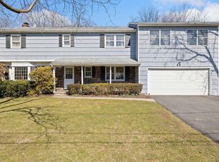 6 Marian Dr, Montebello, NY 10901