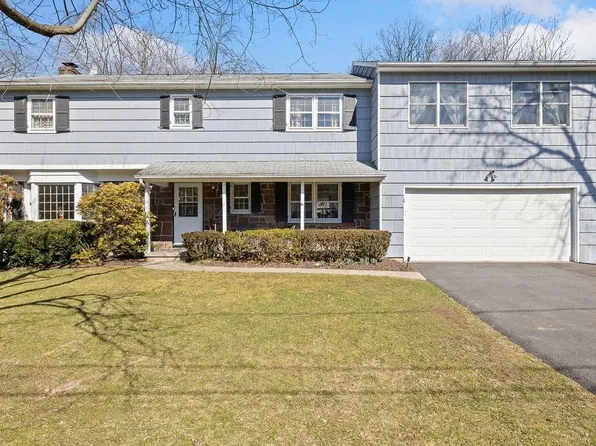 6 Marian Drive, Montebello, NY 10901