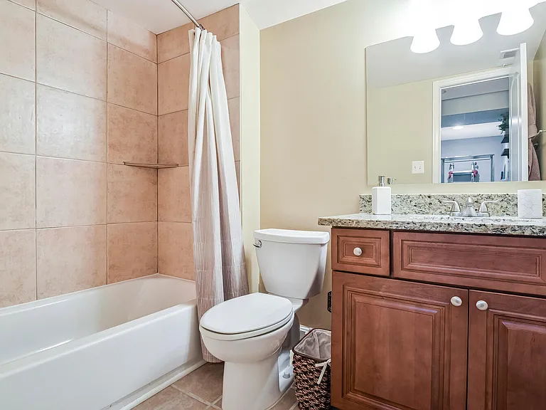 821 Madison St NW — Photo 29
