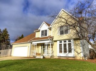 651 Canyon Ln, Elgin, IL 60123