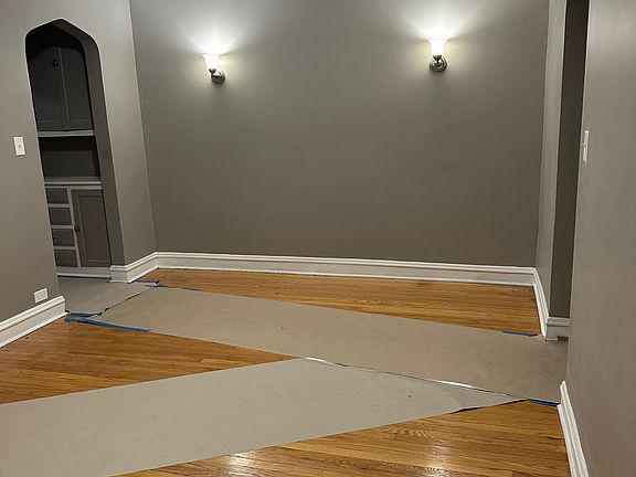 4th image of 1747 E 73rd Pl APT 1