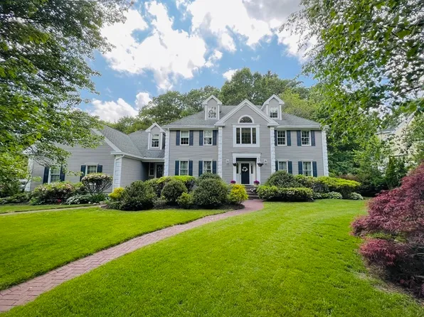 34 Old Planters Rd, Beverly, MA 01915