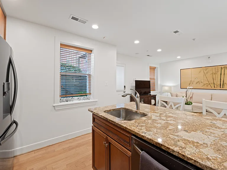 424 E Capitol St NE #3 — Photo 12