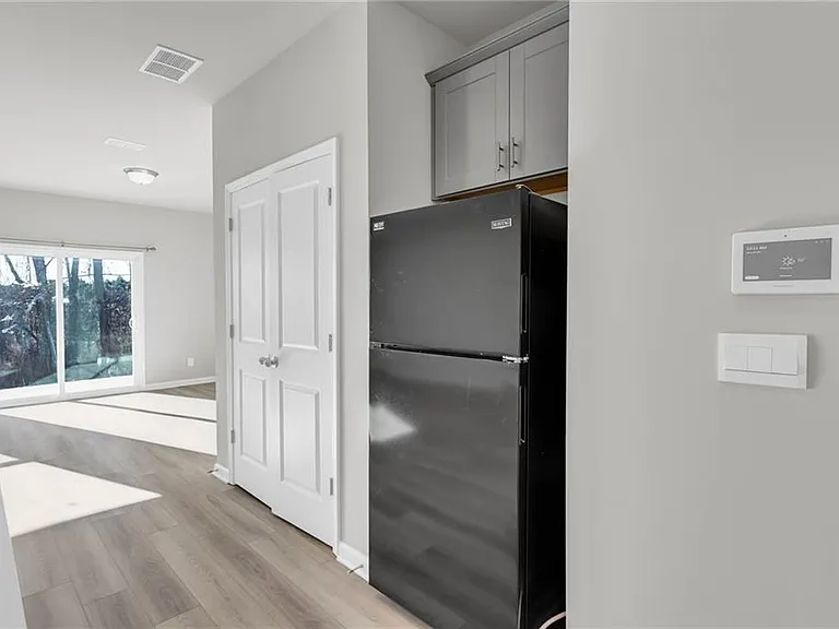 1645 Villageside Ct — Photo 10