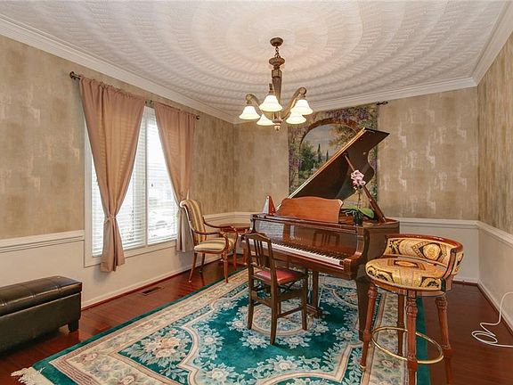 3rd image of 1124 Lawson Cove Cir
