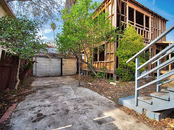 4th image of 1411 S Oxford Ave