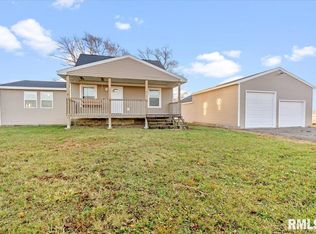 1750 N Covered Bridge Ln, Springfield, IL 62711