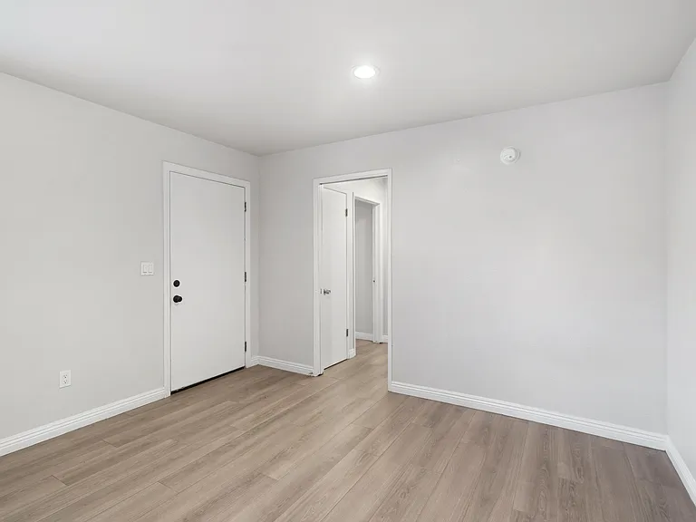 213 W Santa Barbara St #D — Photo 7