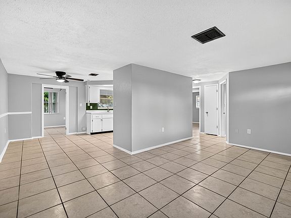 3rd image of 7041 Brentwood Dr