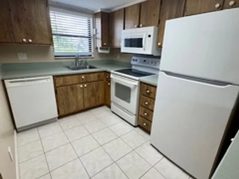 16805 Davis Rd #123 — Photo 7