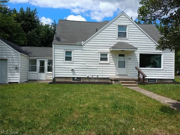 900 Ardella Ave, Akron, OH 44306
