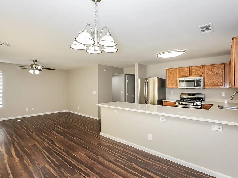 5005 Glittering Star Ct — Photo 6