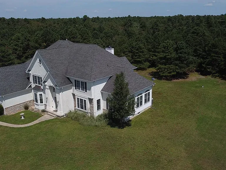 35 Oxford Cir — Photo 3