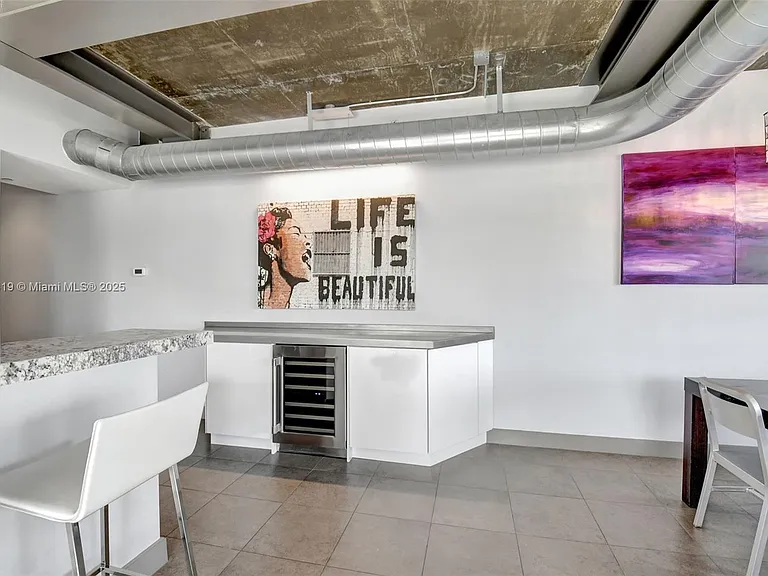 110 SE 2nd St #203 — Photo 8