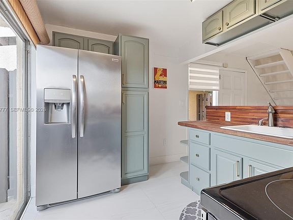 3rd image of 8823 NE 4th Avenue Rd #8823