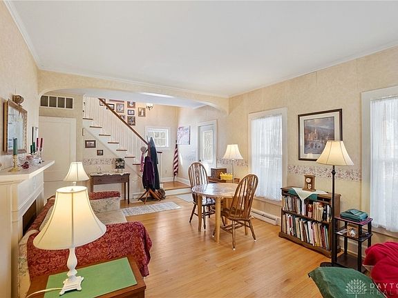 5th image of 920 Oak St