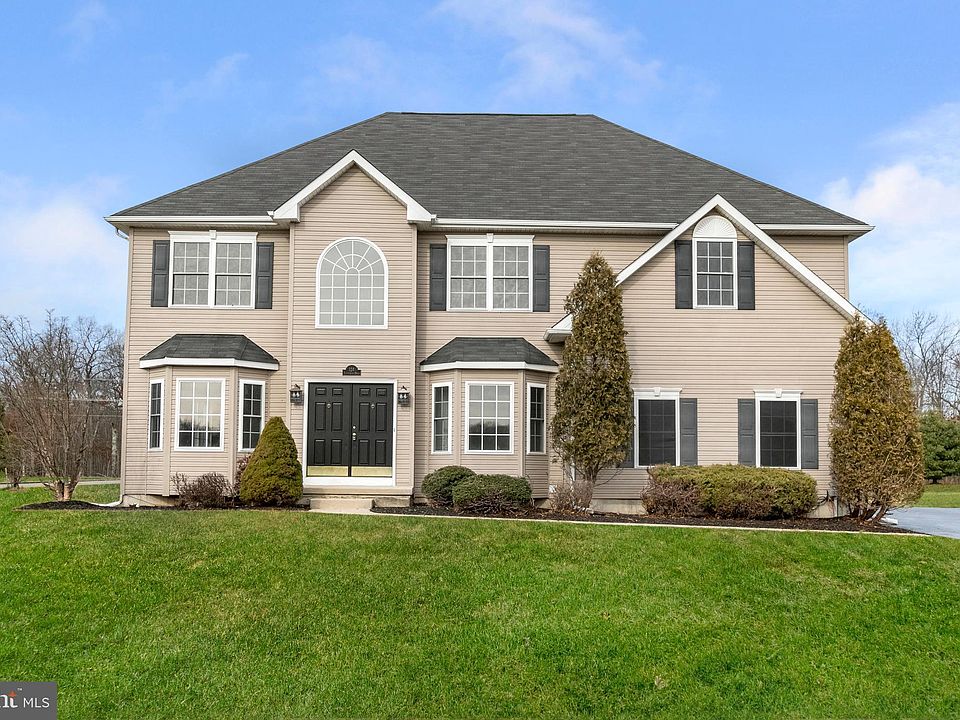 1st image of 124 Karenlynn Dr