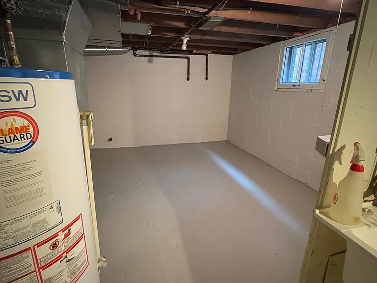 348 McKay Ave #1 — Photo 8