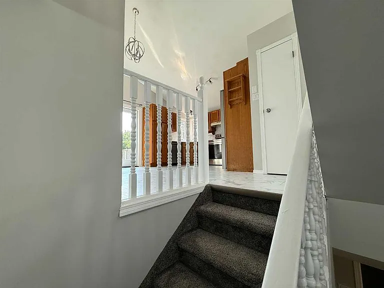 2725 57b Ave — Photo 18