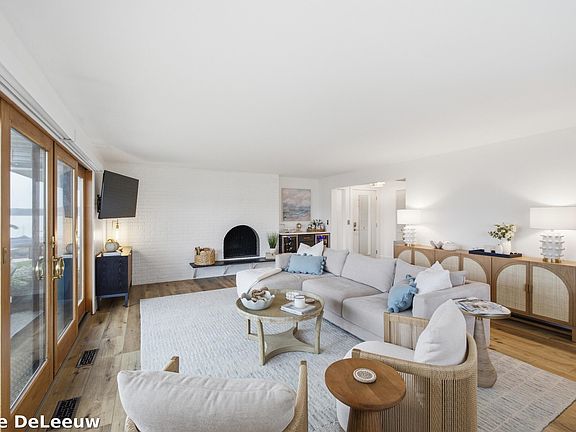 5th image of 400 Lakeview Ct APT 1A