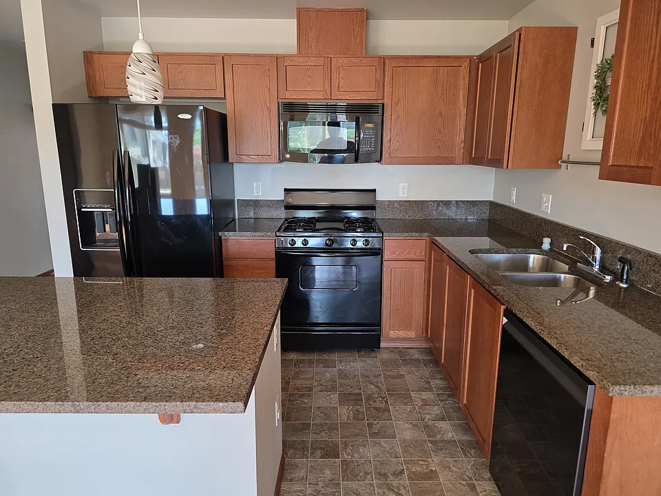 8275 42nd Pl NE