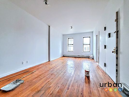 1st image of 812 Rogers Ave Floor 3