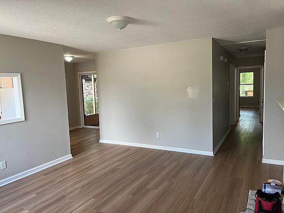 3rd image of 355 Dorchester Manor Blvd #B