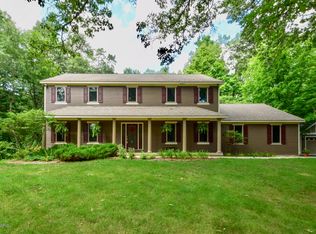 9191 Green Crest Trl NE, Ada, MI 49301