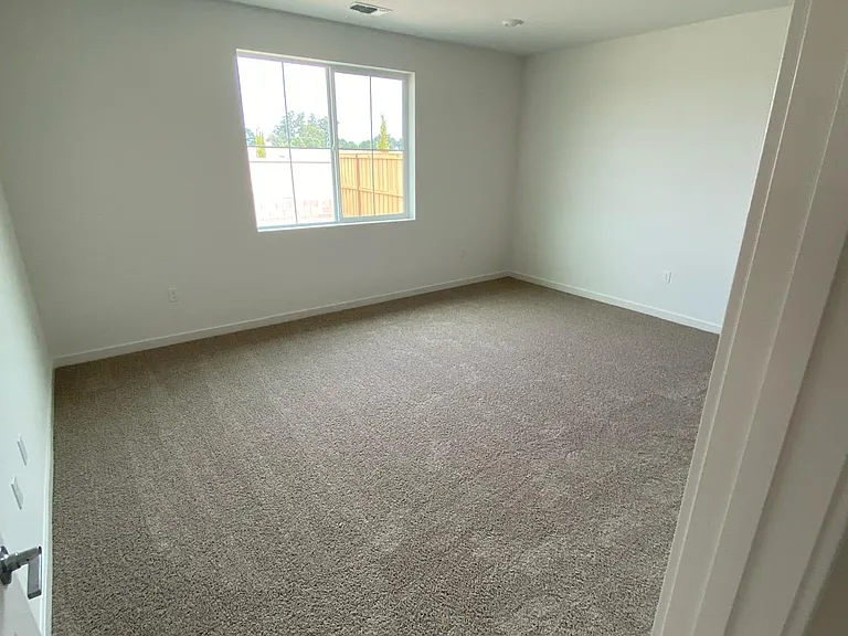 1021 Osprey Dr — Photo 6
