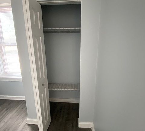 5th image of 4927 N Monticello Ave #1