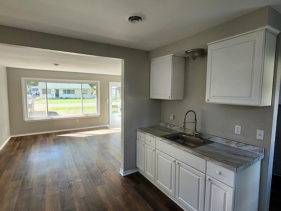 5th image of 3040 Fisher Ave